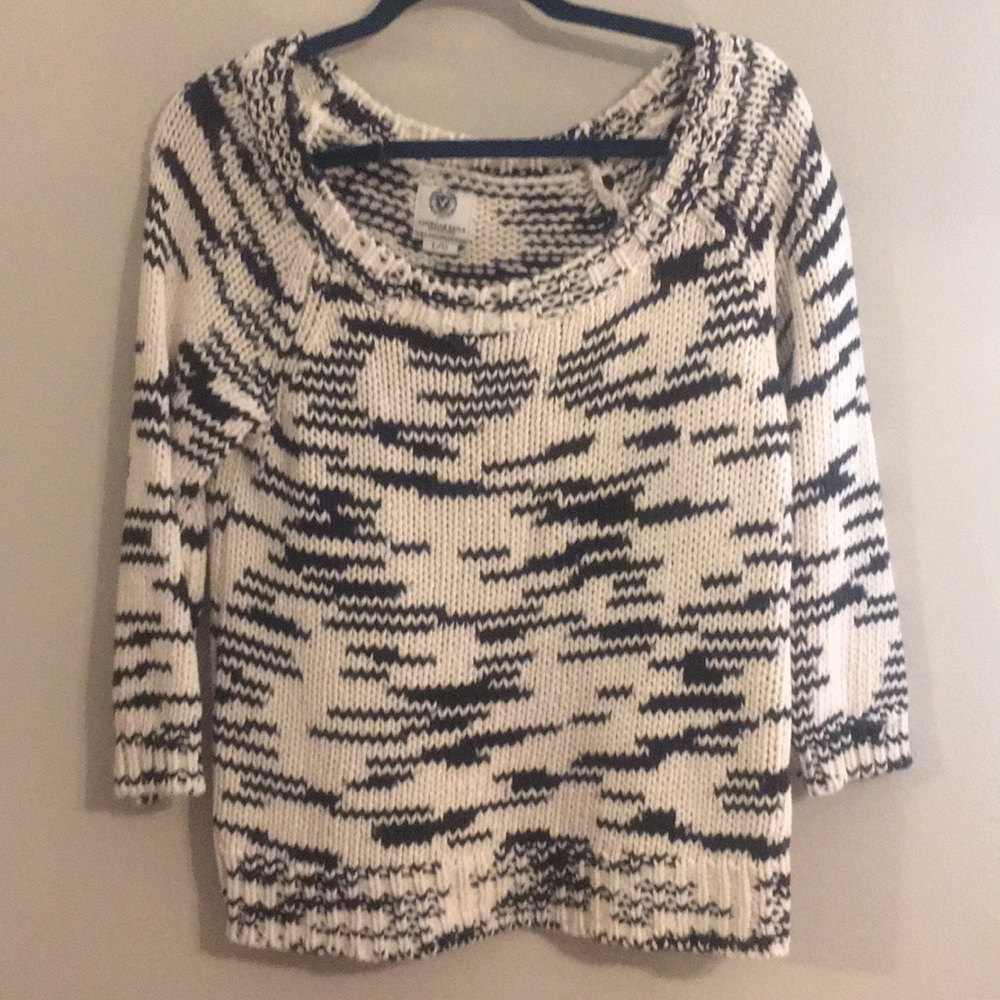 American Eagle sweater
